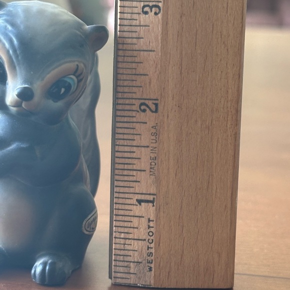 Skunk Figurines - Picture 9 of 9